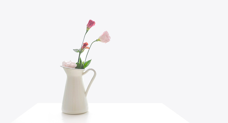 极简白色花瓶摆件