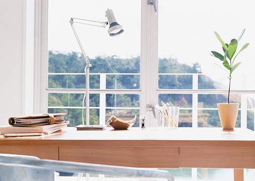 清新原木桌子家居海报背景素材