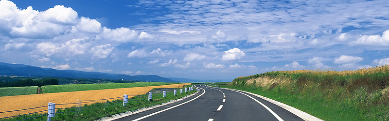 田野高速公路背景