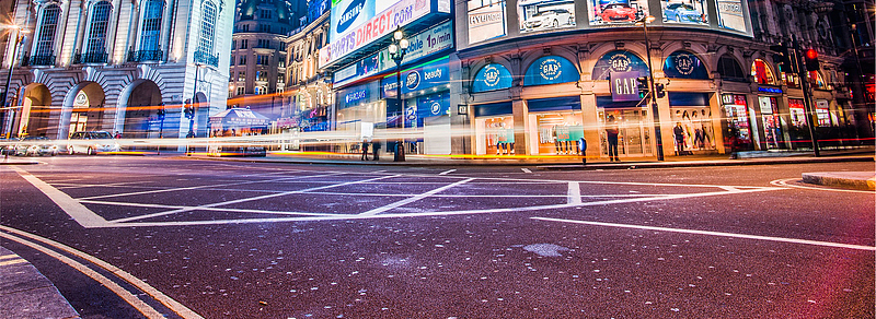 背景(1920x700)png手绘城市风景(610x687)png灯火辉煌的街头(1200x