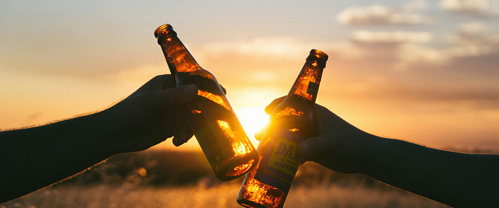 干杯背景