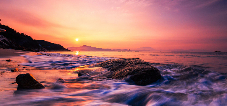 黄昏海边背景图