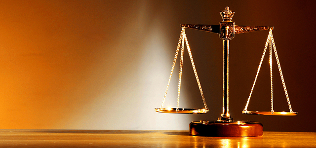 法律天平背景素材_法律天平背景图片下载_觅元素