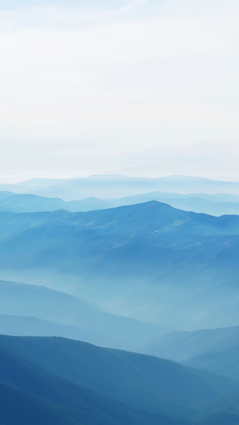 蓝色渐变风景图