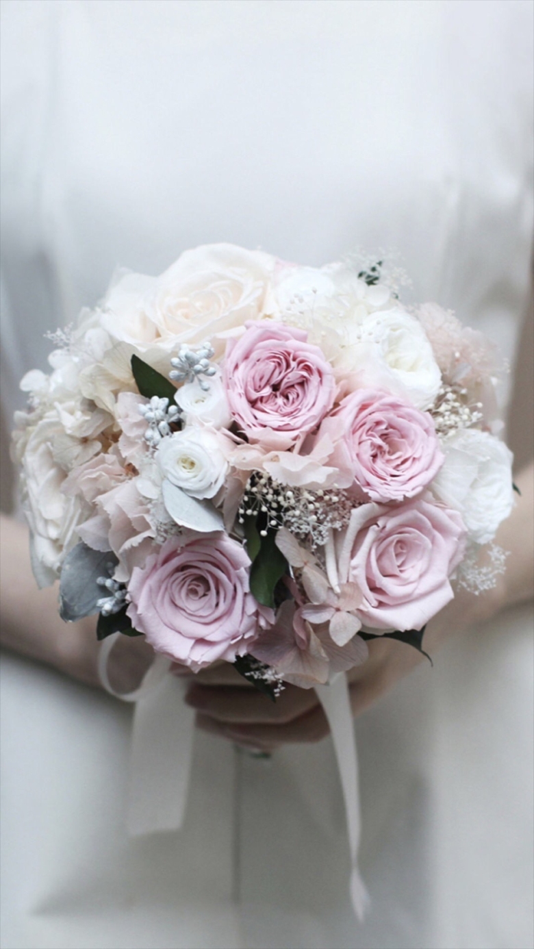 唯美小清新玫瑰捧花h5背景