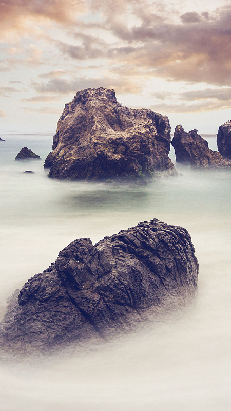 海岸边礁石h5背景