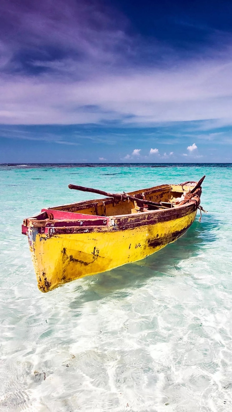 关键词 : 大海,天空,小船,黄色,蓝色,渐变,风景,云彩,摄影[声明] 觅