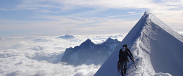 雪山 山脉 爬山 登山者