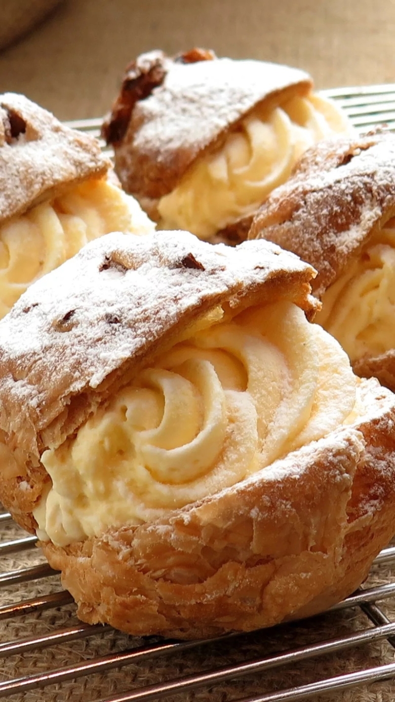 美味奶油泡芙摄影h5背景