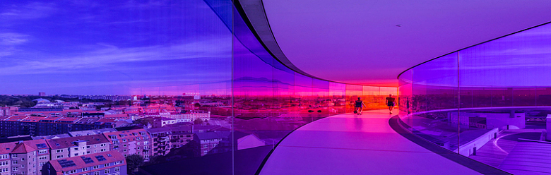 梦幻天空玻璃走廊城市建筑