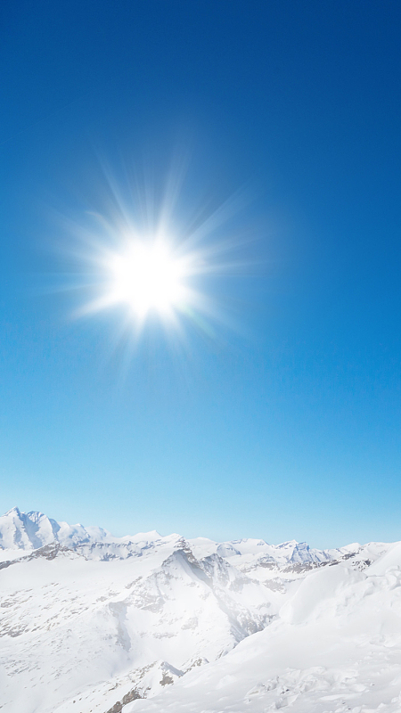 白色阳光照射雪峰h5背景素材