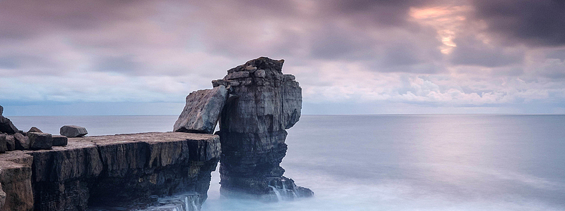 梦幻天空大海石头背景