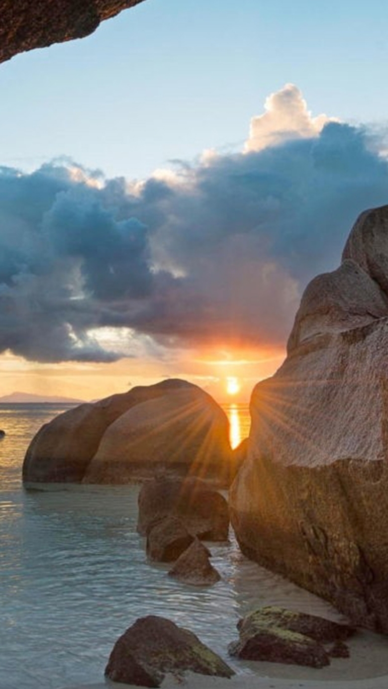 风景蓝天红日h5背景素材