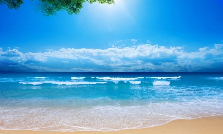 蓝天白云大海沙滩背景素材