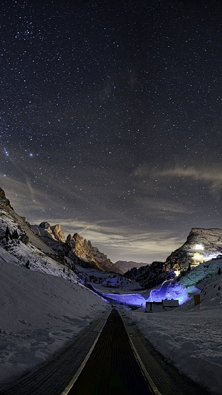 夜晚旅游风景h5背景素材