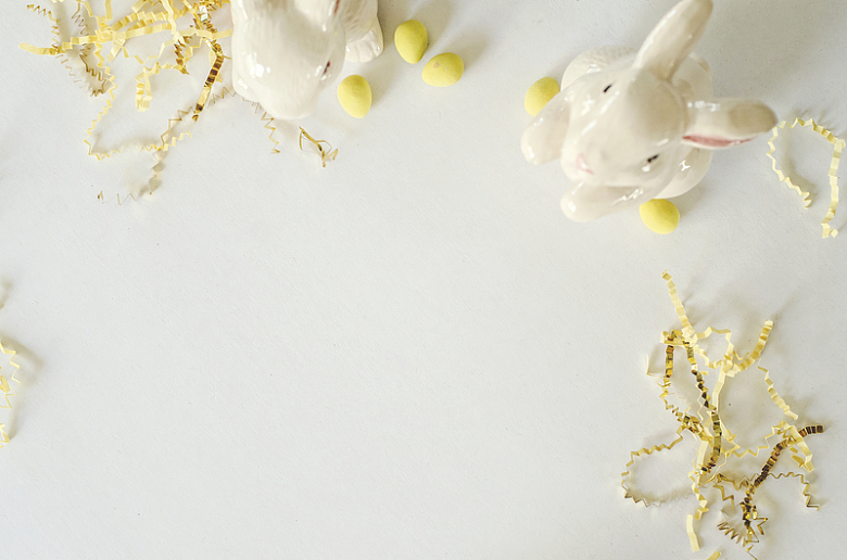 清新陶瓷小兔子摄影海报