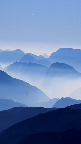 画山水app背景jpg简约水墨中国风海报banneraijpg彩色水墨中的足球