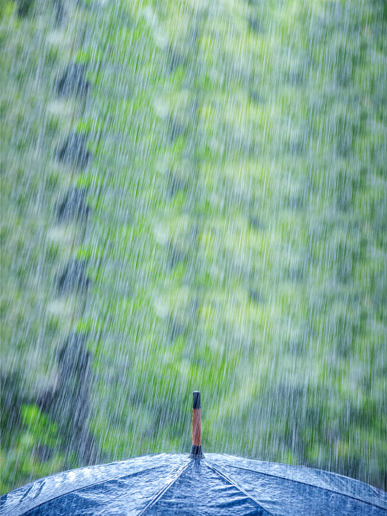 小清新雨季海报背景