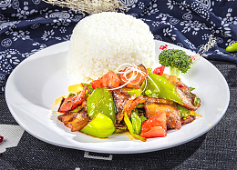 回锅肉盖浇饭美食图片