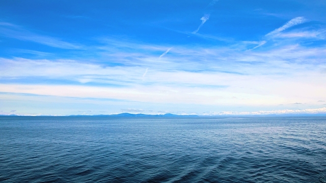 大海和天空连成一条线