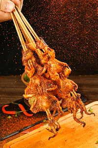 美味烤整条鱿鱼