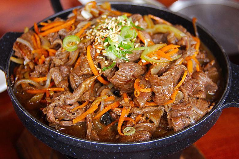 韩国猪肉胡萝卜食物