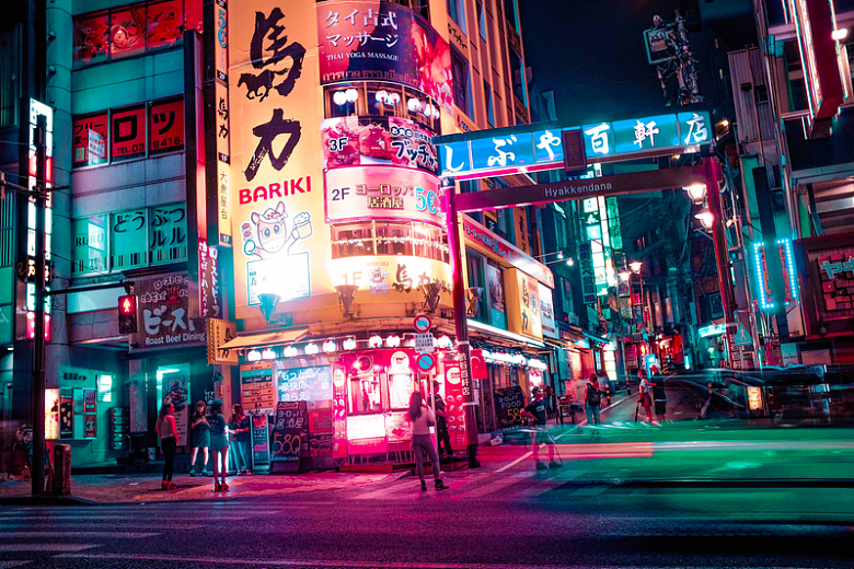 日本街道霓虹夜晚
