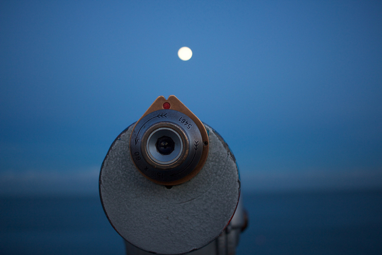 夜空观测月亮平静