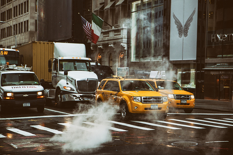 纽约街头黄色出租车