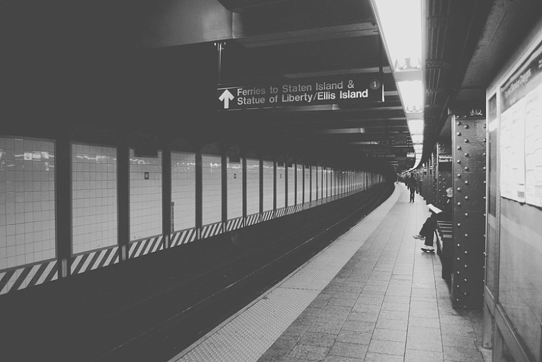 纽约地铁黑白交通