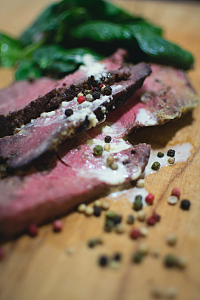 牛排食物花椒桌面