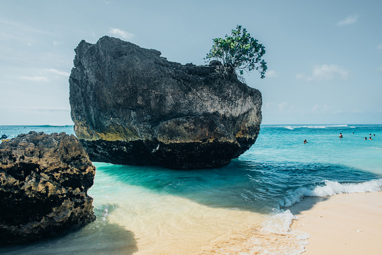 巴厘岛海滩岩石石头大海