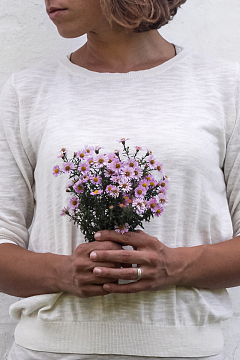 花束女人鲜花模特