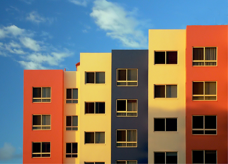 色彩缤纷建筑天空摄影