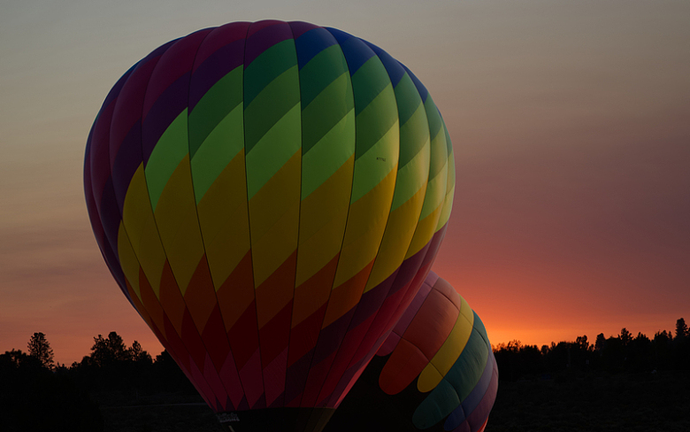 气球飞行热气球夕阳