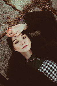 年轻女性模特人像