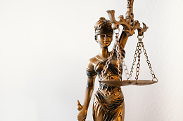 女士司法雕像律师事务所