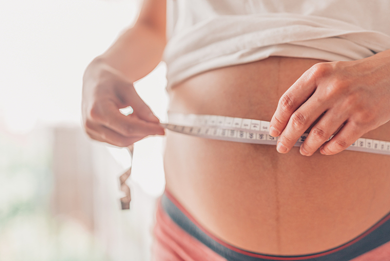孕妇测量腹部摄影
