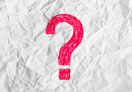红色问号碎纸褶皱揉搓背景