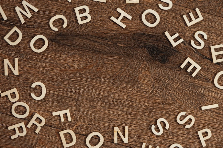 字母木制木纹背景