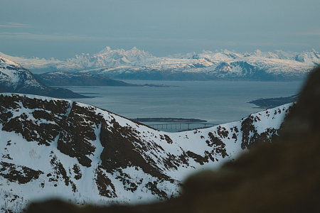 冬季风景雪山峡湾