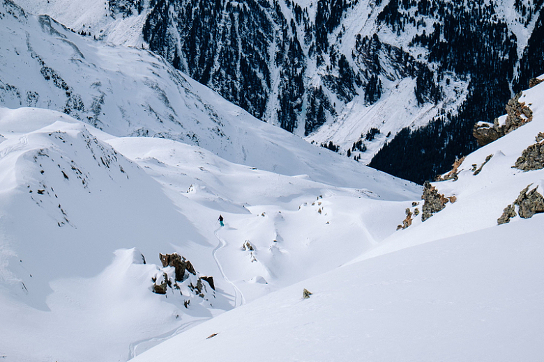 滑雪雪地运动冒险户外积雪