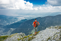山谷景观自然天空云朵人像