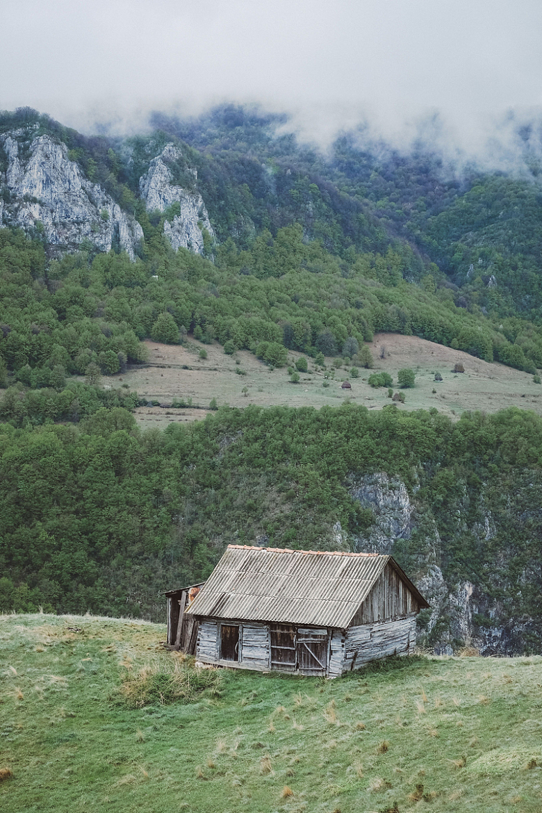 高原自然绿谷木屋