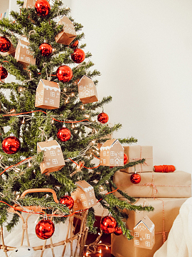 圣诞树节日室内装饰