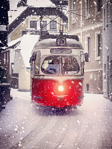 雪地下雪街道轨道电车