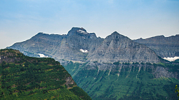 山谷山地绿色植物树木森林