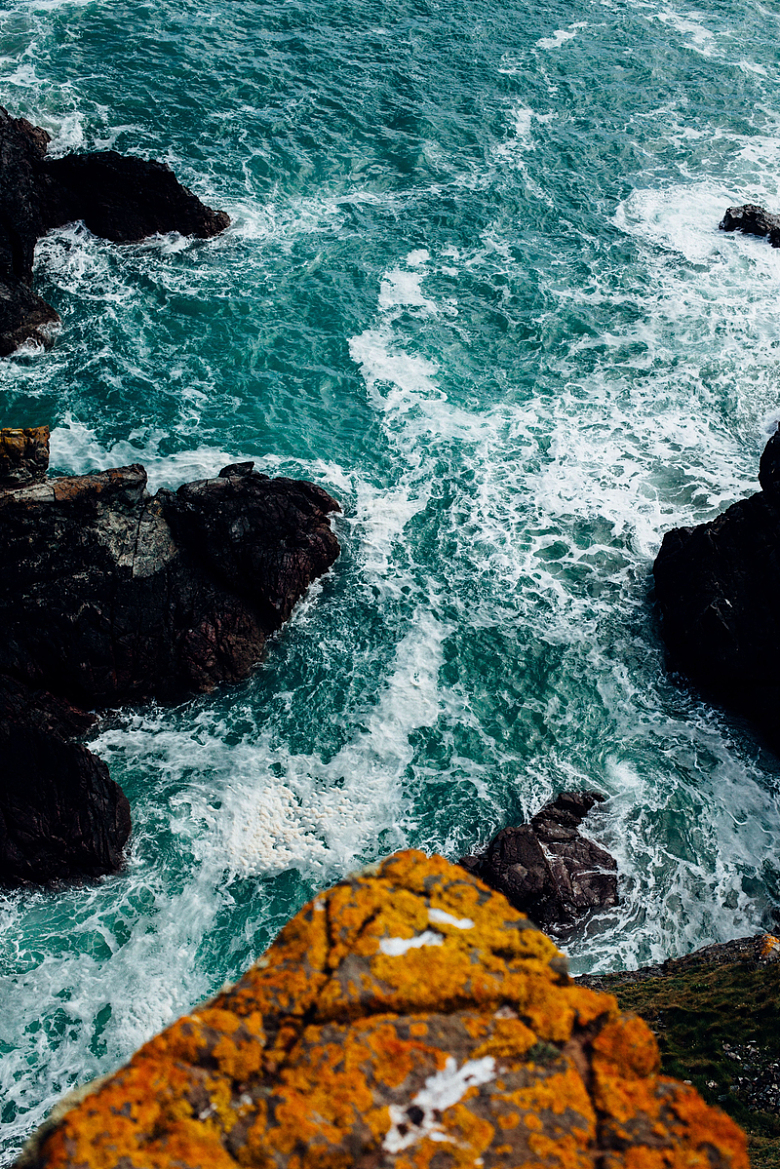 海洋蓝色天然海浪岩石