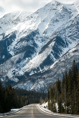 自然旅行冒险山林雪山