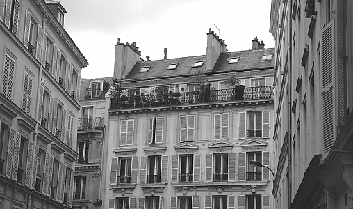 建筑公寓房屋窗户阳台